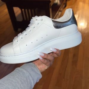 AUTHENTIC Alexander Mcqueens